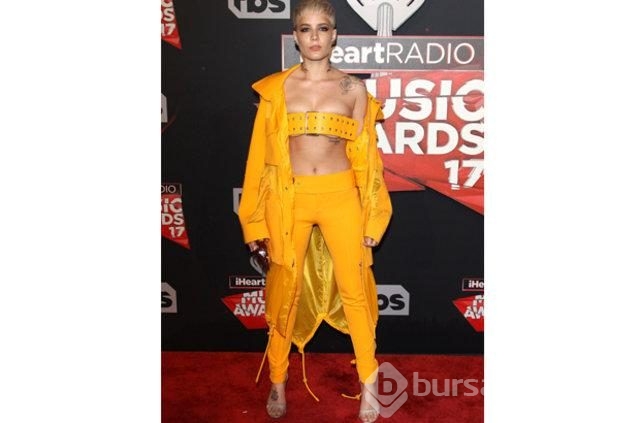 iHeart 2017 Müzik Ödülleri'nde şıklık yarışı