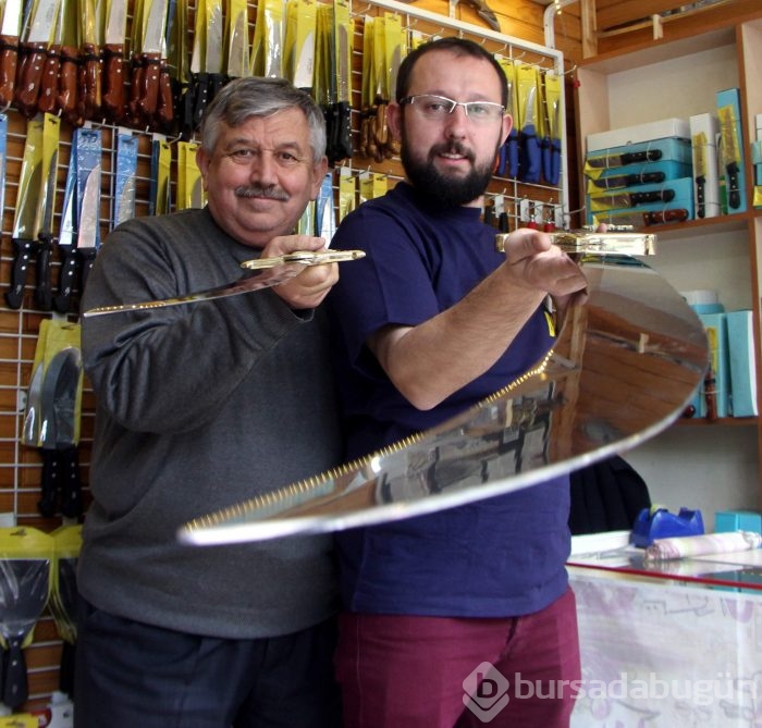 Bursalı bıçakçı insan boyunda kılıç üretti