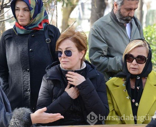 Ünlü sanatçının annesi vefat etti