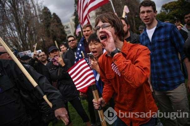 ABD'de Trump destekçileri ile karşıt gruplar birbirine girdi