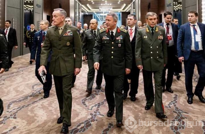  Hulusi Akar, ABD ve Rus mevkidaşlarıyla bir araya geldi