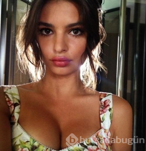 Emily Ratajkowski deniz havası aldı