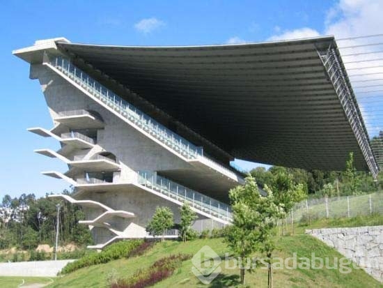 Dünyanın en tuhaf stadyumları