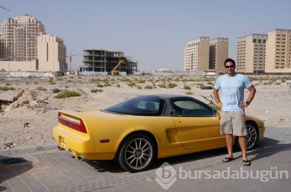 Dubai'de lüks araçlar bir bir terk ediliyor