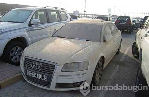 Dubai'de lüks araçlar bir bir terk ediliyor