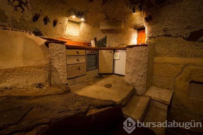 Miras kalan mağarayı şatoya çevirdi