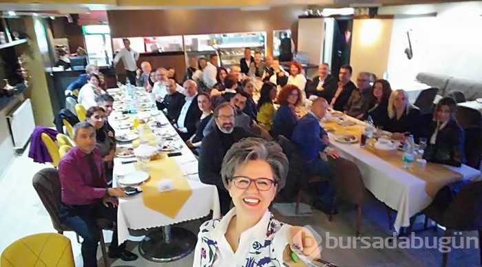 Bursa Yıldırım Beyazıt Liseliler Derneği üyeleri yemekte buluştu