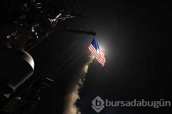 ABD savaş gemileri Suriye'yi vurdu