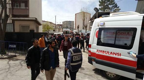 Diyarbakır'da patlama oldu! (11 Nisan 2017)