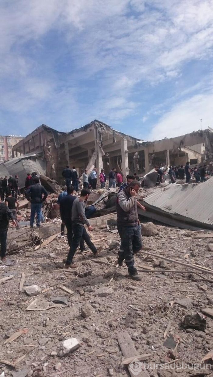 Mete Yarar'dan Diyarbakır'daki saldırıyla ilgili şok fotoğraflar