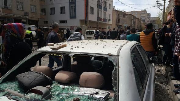 Mete Yarar'dan Diyarbakır'daki saldırıyla ilgili şok fotoğraflar