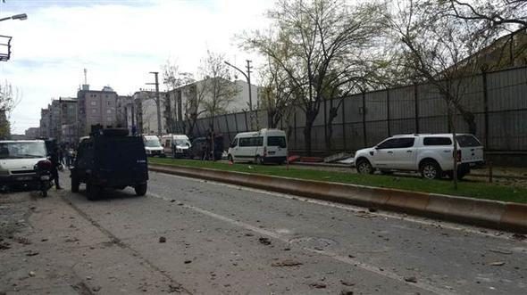 Mete Yarar'dan Diyarbakır'daki saldırıyla ilgili şok fotoğraflar