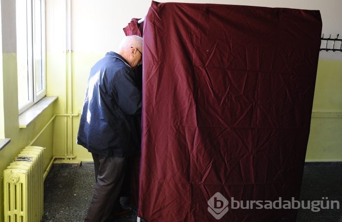 Türkiye yeni Anayasayı oyluyor! Sandık başından kareler
