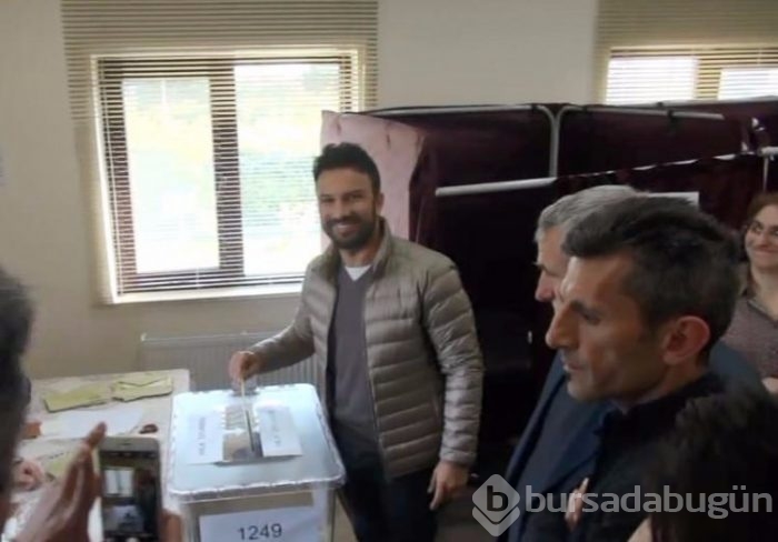 
Ünlüler sandık başında
