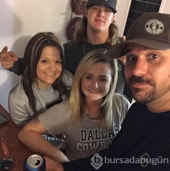 Aldatan sevgilisiyle selfie çektirdi!