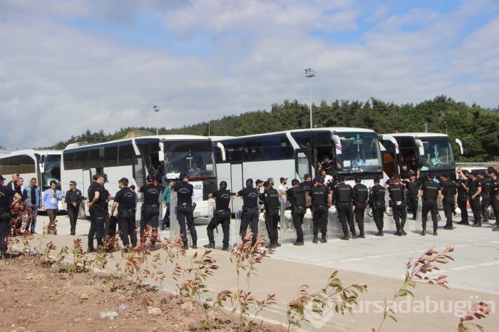 Beşiktaş taraftarı Bursa girişinde aranıyor
