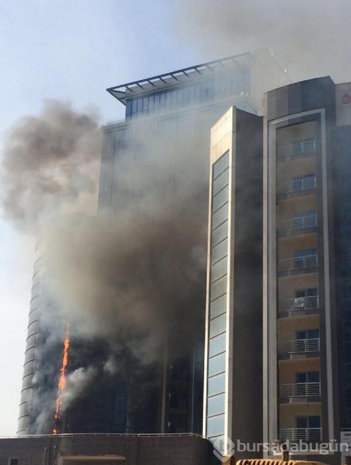 Bursa'da otel inşaatında korkutan yangın
