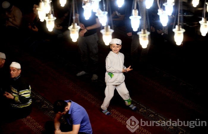 Bursa'da ilk teravih kılındı