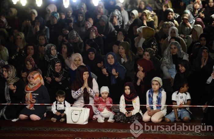 Bursa'da ilk teravih kılındı