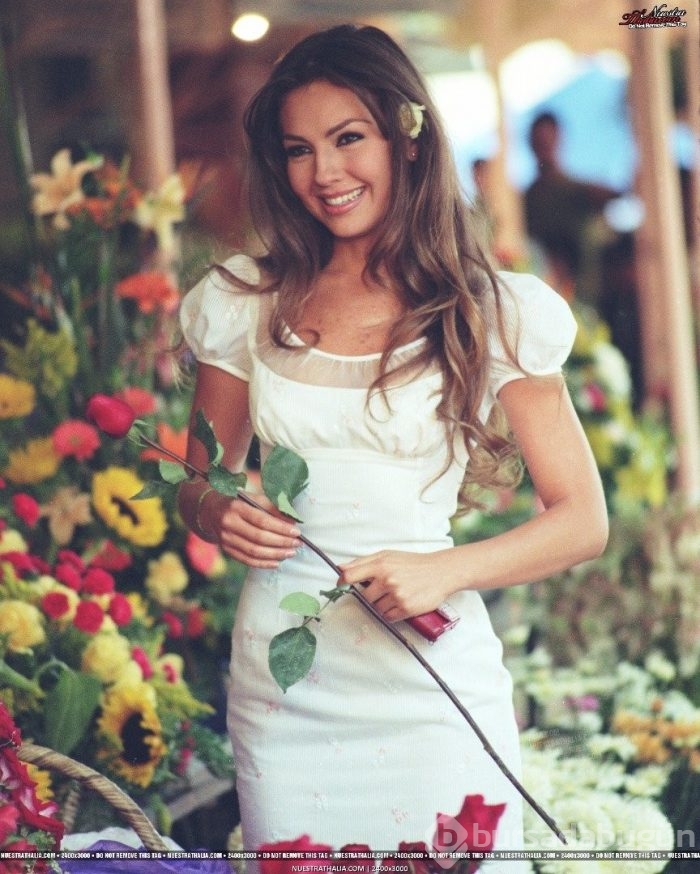 Rosalinda dizisiyle tanımıştık Thalia'nın son hali...