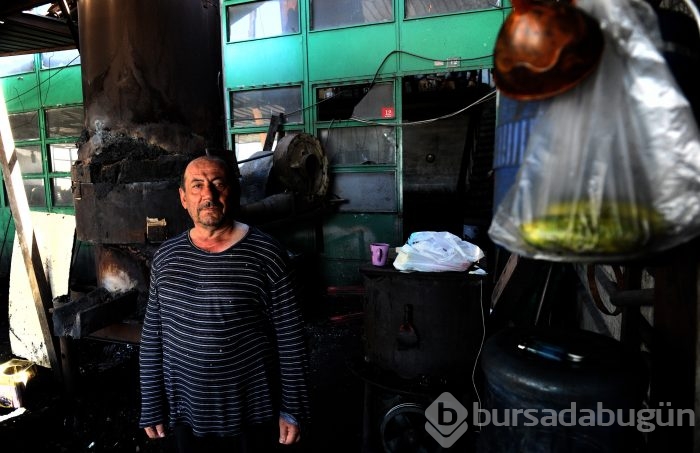 Bursa'da güneşe çıkarak serinliyorlar