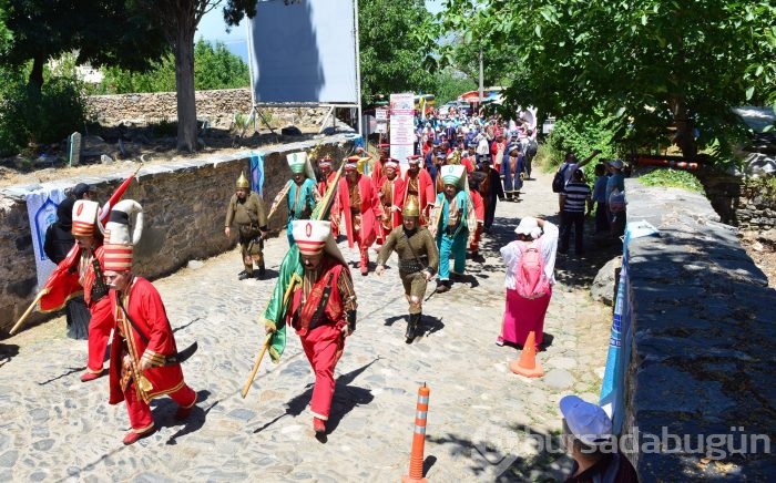 Bursa Cumalıkızık Ahududu Festivali'nde renkli görüntüler	