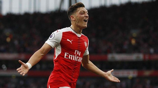 Hack'lenen Mesut Özil: Avukatlarım ilgilenecek