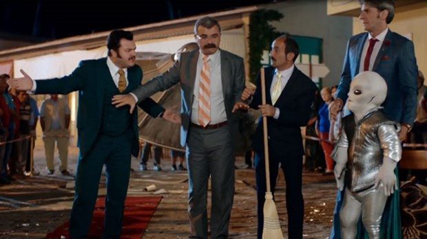 Yerlide komedi, yabancıda aksiyon