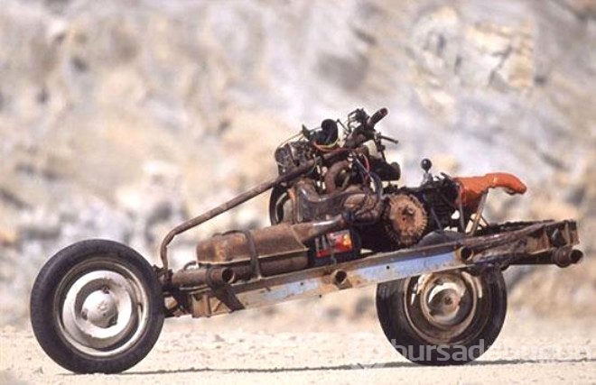 Arabasını Motora Çevirerek Hayatta Kaldı