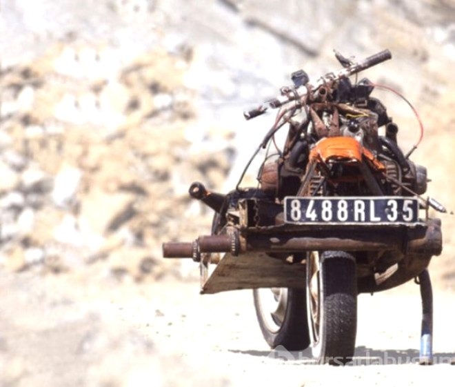 Arabasını Motora Çevirerek Hayatta Kaldı