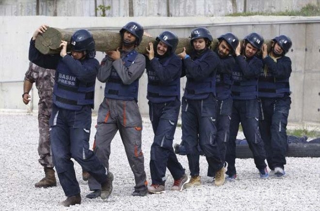Özel Harekatçılardan muhabirlere eğitim