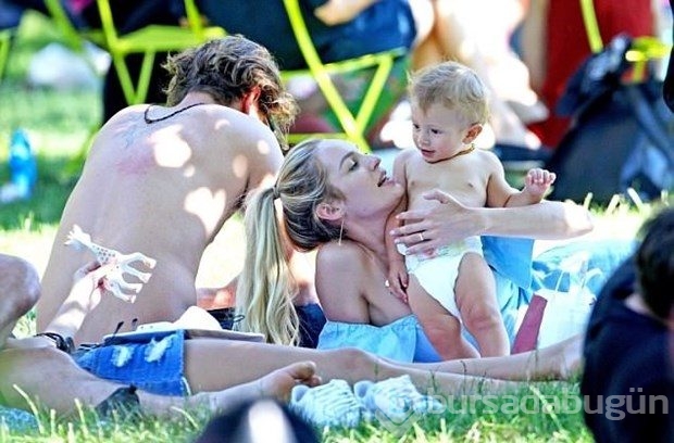 Candice Swanepoel oğluyla parkta serinledi