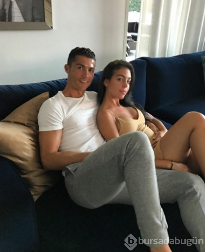 Ronaldo ikiz bebekleriyle tatilde