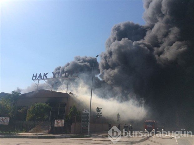 Bursa'da tekstil fabrikasında yangın