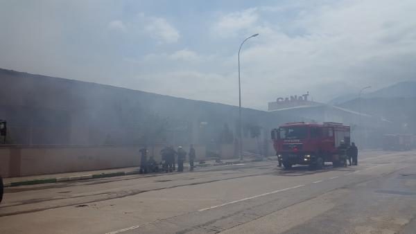 Bursa'da tekstil fabrikasında yangın
