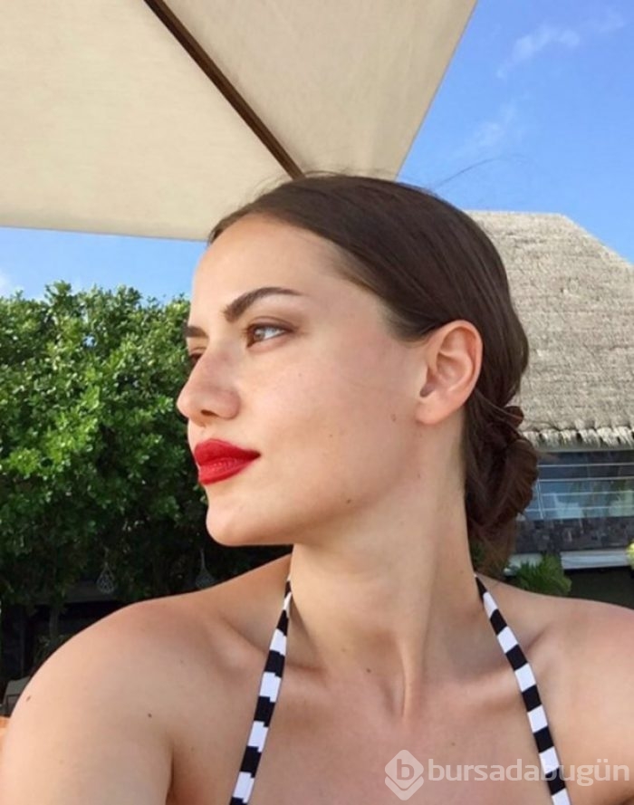 Burak Özçivit ve Fahriye Evcen hamburger sırasında