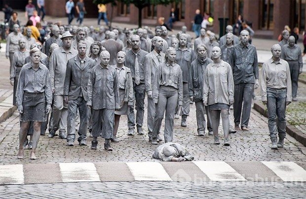 G20 zirvesine zombili protesto