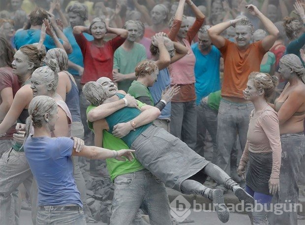 G20 zirvesine zombili protesto