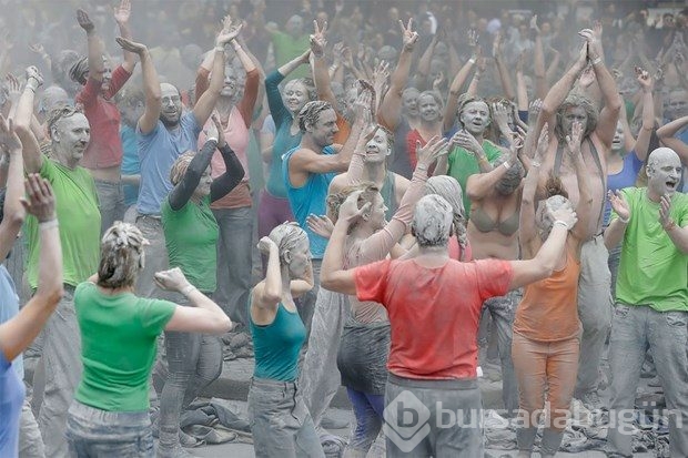 G20 zirvesine zombili protesto