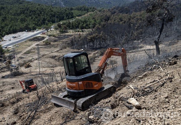 İzmir'de yangından geriye kalanlar