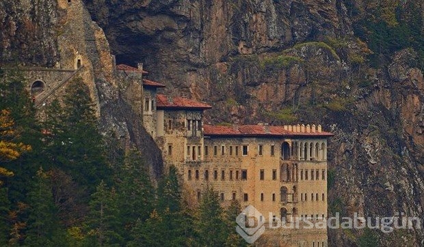 Sümela Manastırı girişindeki 60 tonluk kaya düşürülecek