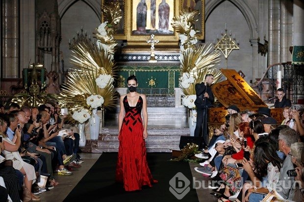Paris Haute Couture Moda Haftası'nda 'maskeli balo'