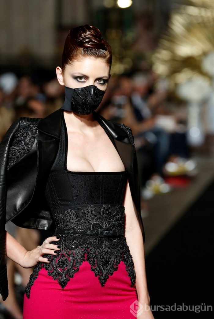 Paris Haute Couture Moda Haftası'nda 'maskeli balo'