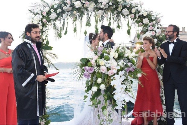 Neslihan Atagul Den Gelinlik Benzerligi Yorumu Foto Galerisi 7 Bursadabugun Com