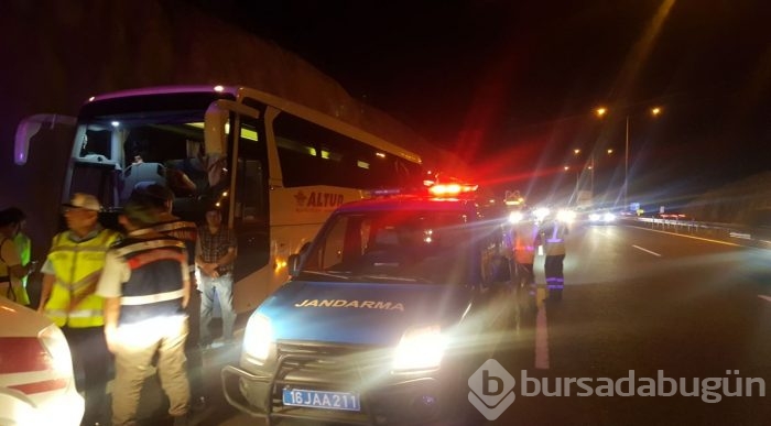 Bursa'da feci kaza: 2 ölü, 16 yaralı 