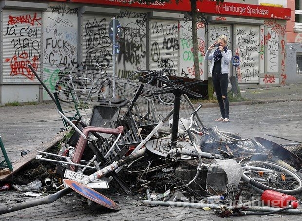 Hamburg'daki G20 protestoları 2. gününde de aralıksız sürdü: Çatışma, yağma, gözaltı