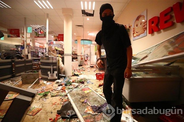 Hamburg'daki G20 protestoları 2. gününde de aralıksız sürdü: Çatışma, yağma, gözaltı