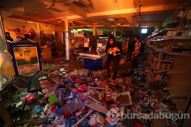 Hamburg'daki G20 protestoları 2. gününde de aralıksız sürdü: Çatışma, yağma, gözaltı
