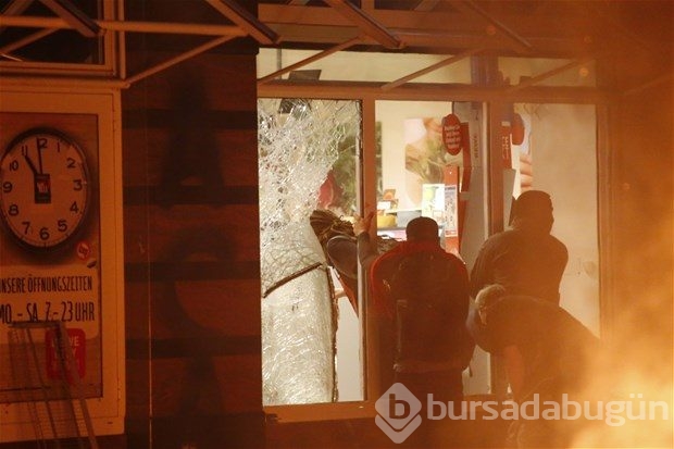Hamburg'daki G20 protestoları 2. gününde de aralıksız sürdü: Çatışma, yağma, gözaltı