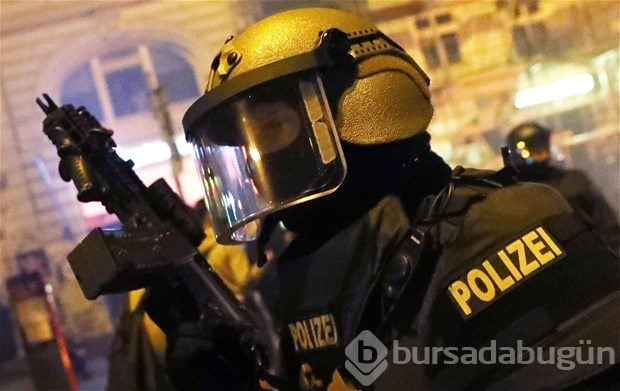 Hamburg'daki G20 protestoları 2. gününde de aralıksız sürdü: Çatışma, yağma, gözaltı